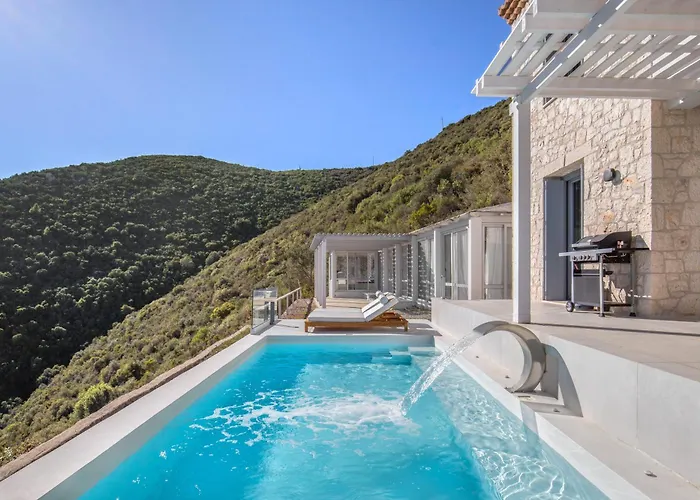 Urania Luxury Rhea Willa *