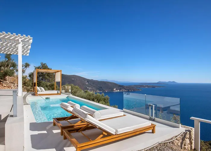 Willa Urania Luxury Rhea Pondi
