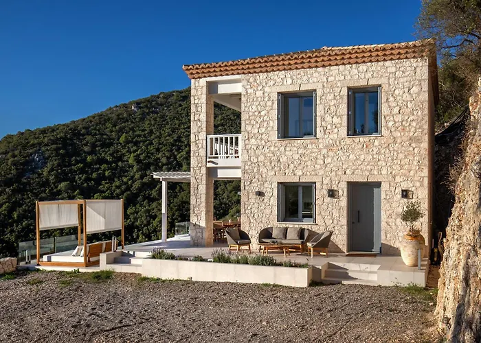 Willa Urania Luxury Rhea Pondi