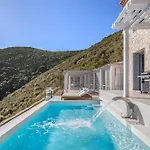 Urania Luxury Rhea Villa *