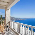Urania Luxury Rhea *
