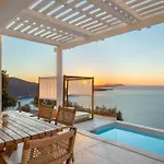 Urania Luxury Rhea Villa *