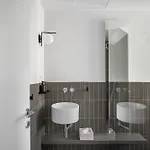 Urania Luxury Rhea Póndi