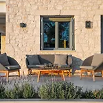 Urania Luxury Rhea Villa