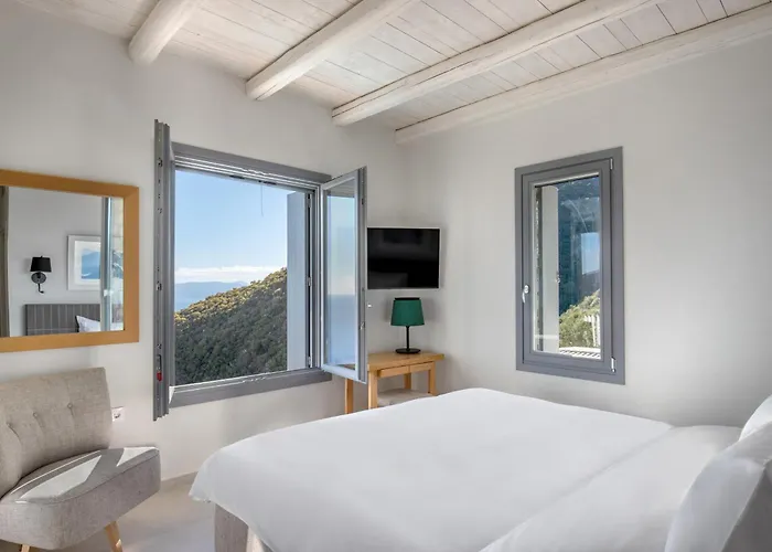 Urania Luxury Rhea Villa Pondi