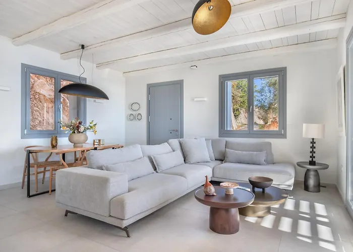 Villa Urania Luxury Rhea